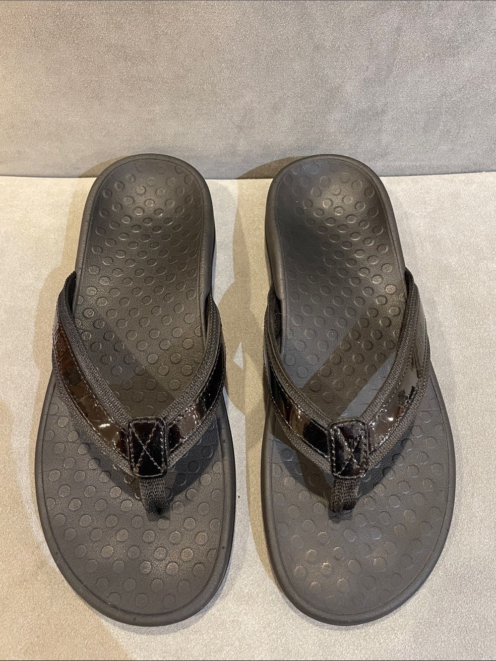 Vionic Women’s 9.5 Black Flip Flops Post Toe Comfort Thong Sandals Arch Support